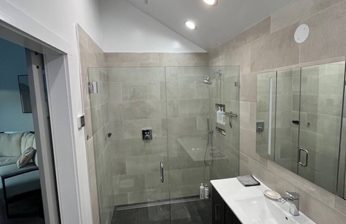 Belmont Apartment | Belmont Master Studio Suite centrally located in the Bay Area.