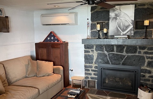 Saratoga Springs Cottage | Belmont meet serenity on Saratoga Lake Waterfront π