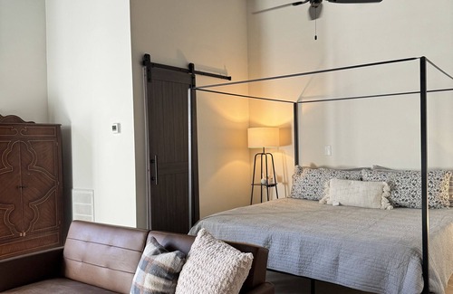 Belmont Historic District Apartment | Belmont Millside Studio