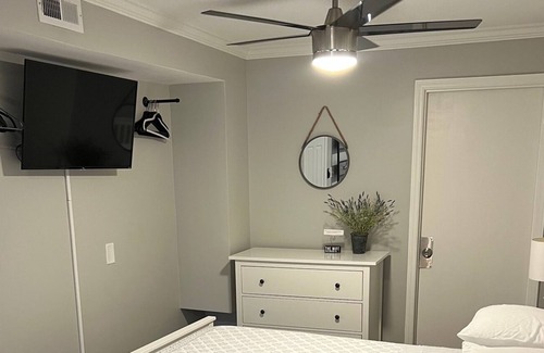 Harbor House House | Belmont NC River Front Garden Suite