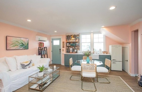 Hillsboro Village Apartment | Belmont One Bedroom+Sofa Bed-Sleeps 4