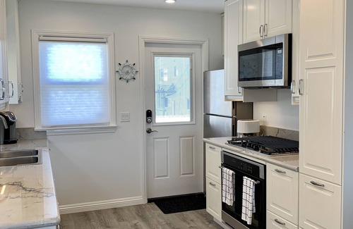 Belmont Shore House | Belmont Shore Beach Stays for 31+ nights gets 35% discount off of Published Rate