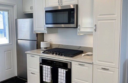 Belmont Shore House | Belmont Shore Beach Stays for 31+ nights gets 35% discount off of Published Rate
