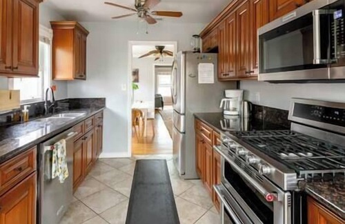Belmont Shore Apartment | Belmont Shore! Private deck, walk to 2nd St/Beach