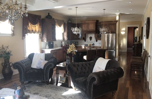 Saratoga Springs House | Belmont Victorian in the horse racing capital of Saratoga Springs!