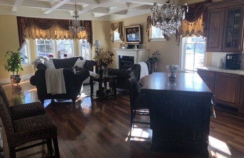 Saratoga Springs House | Belmont Victorian in the horse racing capital of Saratoga Springs!