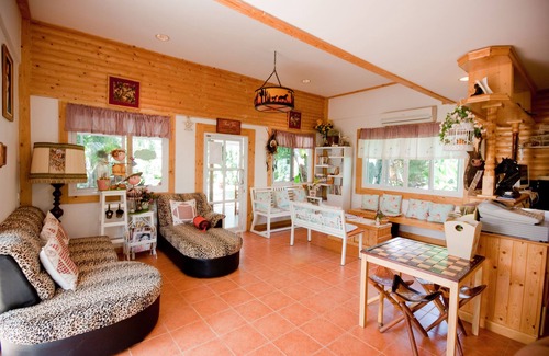 Khanong Phra Hotel | Belmont Village