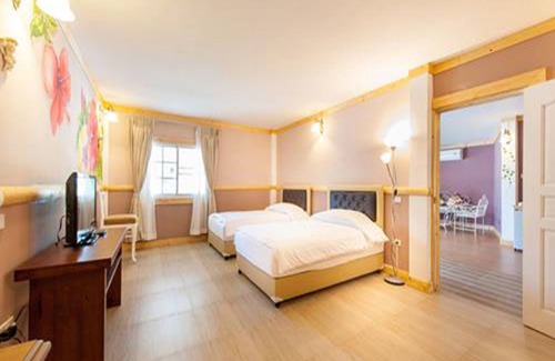 Khanong Phra Hotel | Belmont Village