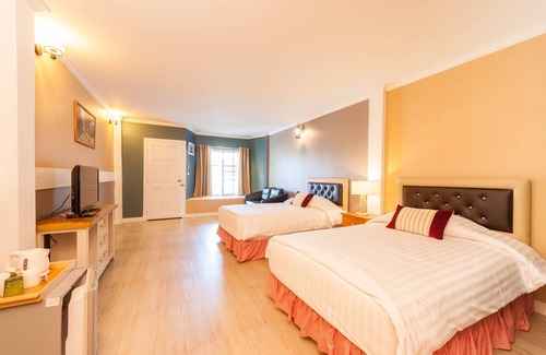 Khanong Phra Hotel | Belmont Village