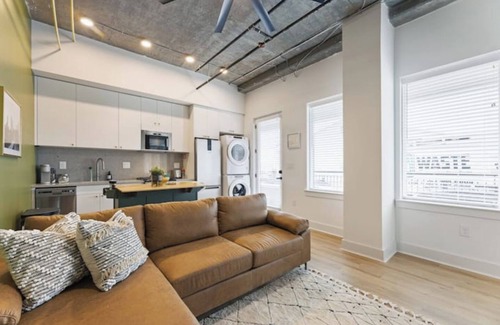 Midtown Apartment | Beltline Lux Loft