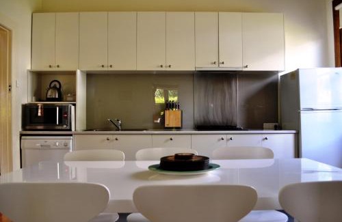 South Hobart Apartment | Belton Apartments-Hedge Cottage