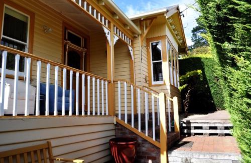 South Hobart Apartment | Belton Apartments-Hedge Cottage