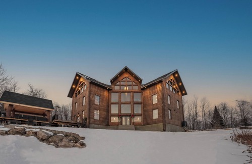 Wentworth-Nord Ski Chalet | Belvédère du MontFort Luxury chalet in the heart of nature with Spa