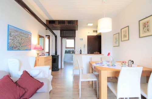 Coi Apartment | Belvilla by OYO CASA OLLI