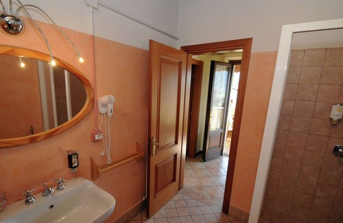 Monticelli Brusati Apartment | Belvilla by OYO Borgo Franciacorta 6