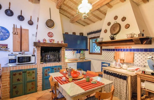 Serra San Quirico Villa | Belvilla by OYO Villa Dipinti