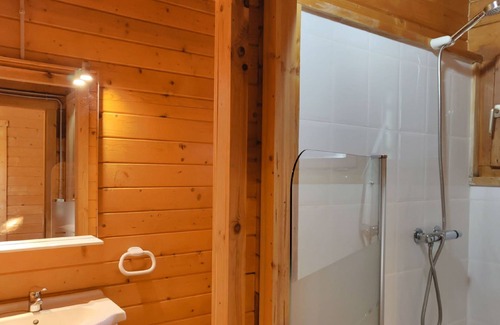 Prades House | Belvilla by OYO Camping Prades 3