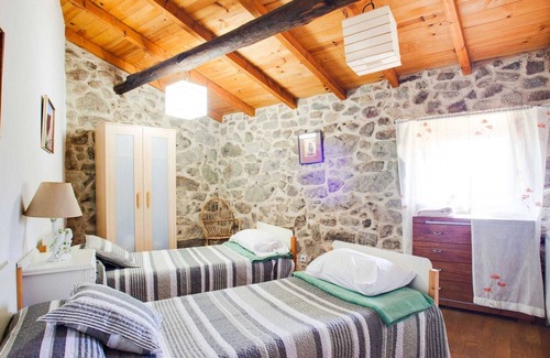 Panton Other | Belvilla by OYO Casa Ribeira Sacra