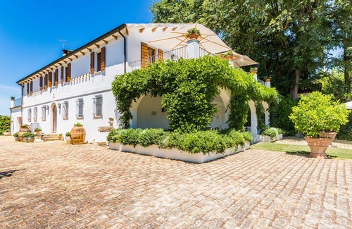 Ripatransone Villa | Belvilla by OYO Villa Limoni Dieci