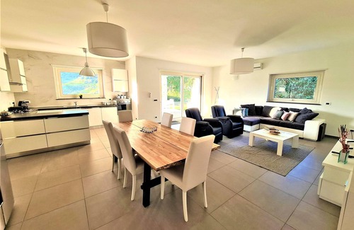 Leonforte House | Belvilla by OYO Villa Leonforte