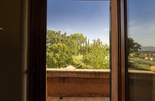 Cantalupo Villa | Belvilla by OYO Villa Collemancio