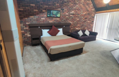 West Wodonga Hotel | Belvoir Village Motel & Apartments Wodonga