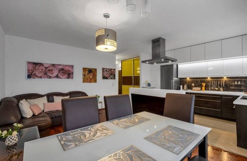 Gorce Apartment | Bemowo Business Apt - 2 bedrooms, 62m2, Parking, Metro & Park by Rentujemy