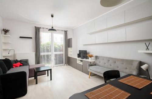 Warsaw Apartment | Bemowo Homely Apartment by BookingHost