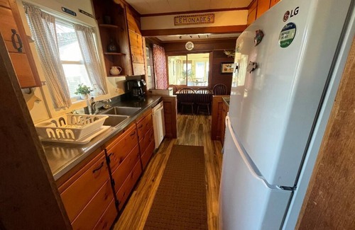 Bemus Point House | Bemus Point Lakefront cottage
