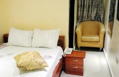 Alimosho Hotel | BEN AUTO Hotel