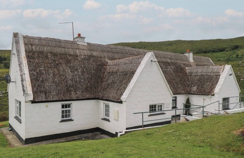 Oughterard Cottage | BEN GOWER, pet friendly, with open fire in Oughterard, County Galway