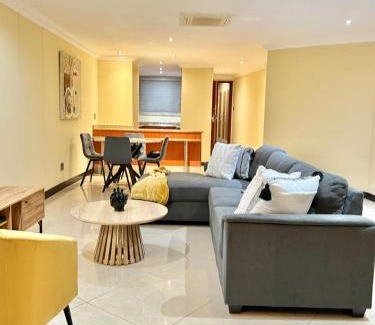 Durban Point Apartment | Ben's Stylish Lake View Apartment