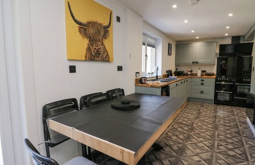Tarbet Cottage | BEN VIEW, family friendly, character holiday cottage in Arrochar