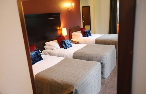 Marybank Hotel | Ben Wyvis Hotel