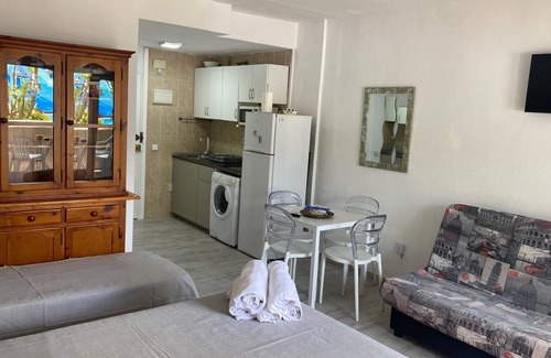 Benalmadena Costa Apartment | Benal Beach Resort - Benalmadena-Malaga-Andalucia, Wifi. Pets are most welcome!