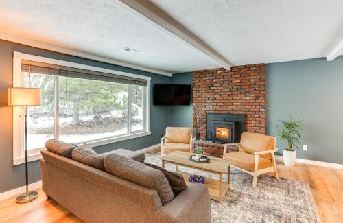 Southwest Bend House | Bend Home with Hot Tub about 2 Mi to Old Mill District!