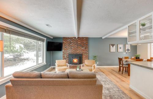 Southwest Bend House | Bend Home with Hot Tub about 2 Mi to Old Mill District!