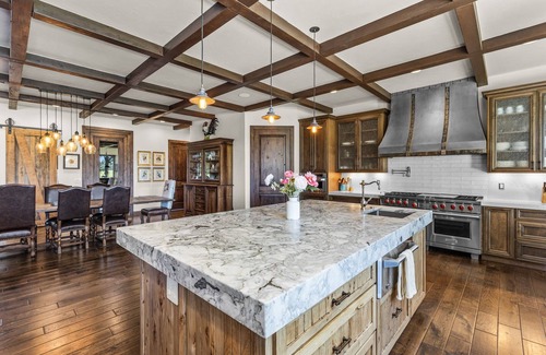 Bend House | Bend Luxury Escape: Mountain Views with Hot Tub, Sauna & More!