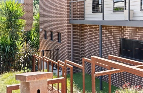 Strathdale Apartment | Bendigo Guest Suite Getaway: Free WiFi & Parking