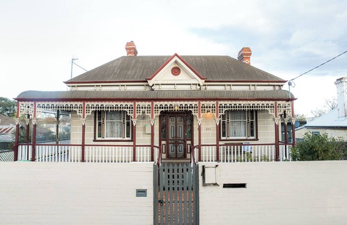 Bendigo House | Bendigo Signature Accommodation on Barnard