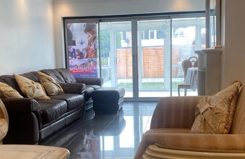 South Benfleet House | Benfleet Essex Homely Environment Atmosphere