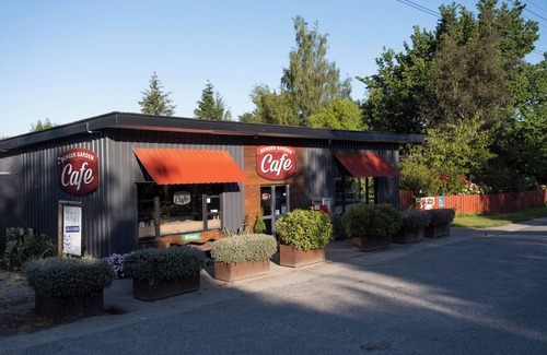 Ettrick Bed & Breakfast | Benger Garden Cafe & Chalets