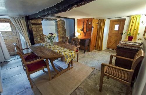 Dursley House | Bengough's Annexe