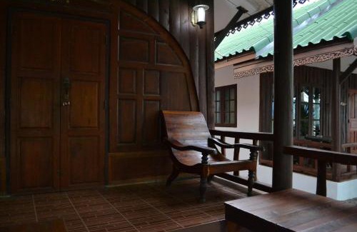Ko Sichang Resort | Benjaporn Bungalow