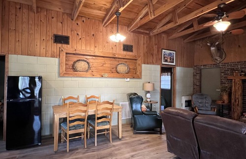 Kirby Cabin | Bennet Cove Cabin, Lake Greeson