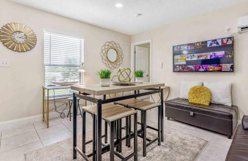 Hollywood Apartment | Bens High Roller Luxury Suite