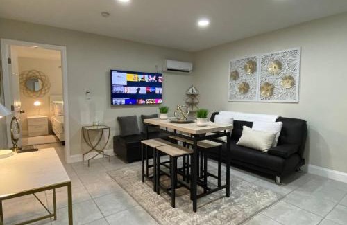 Hollywood Apartment | Bens High Roller Luxury Suite