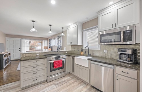 Benson House | Benson. Cozy pet friendly living. No pet fees.