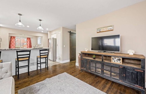 Benson House | Benson. Cozy pet friendly living. No pet fees.