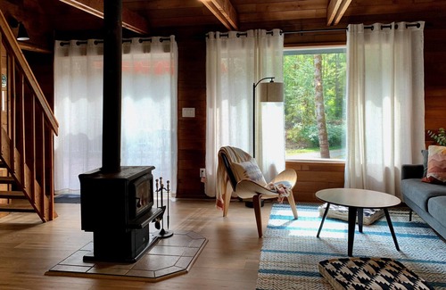 Verlot House | Benson Creek Cottage with Sauna and dogs welcome